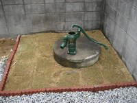 井戸のポンプを設置しました。